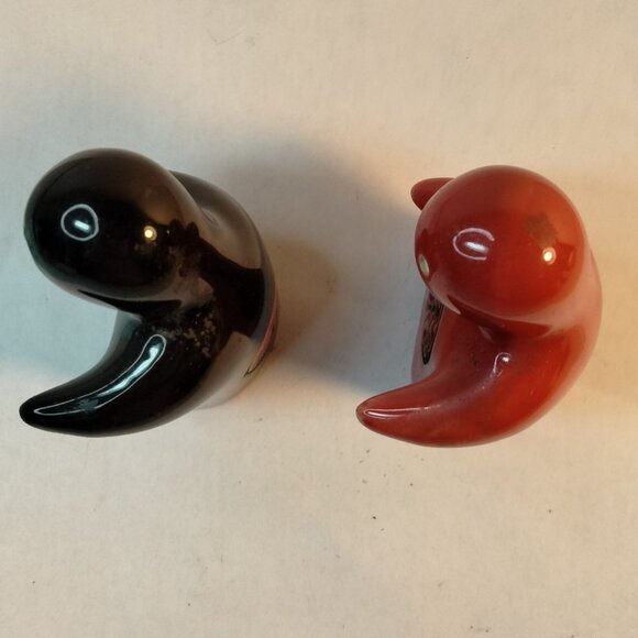 Hugging Salt Pepper Shakers Black Red Embracing Hugging Japanese Ying Yang Asia - Picture 6 of 16